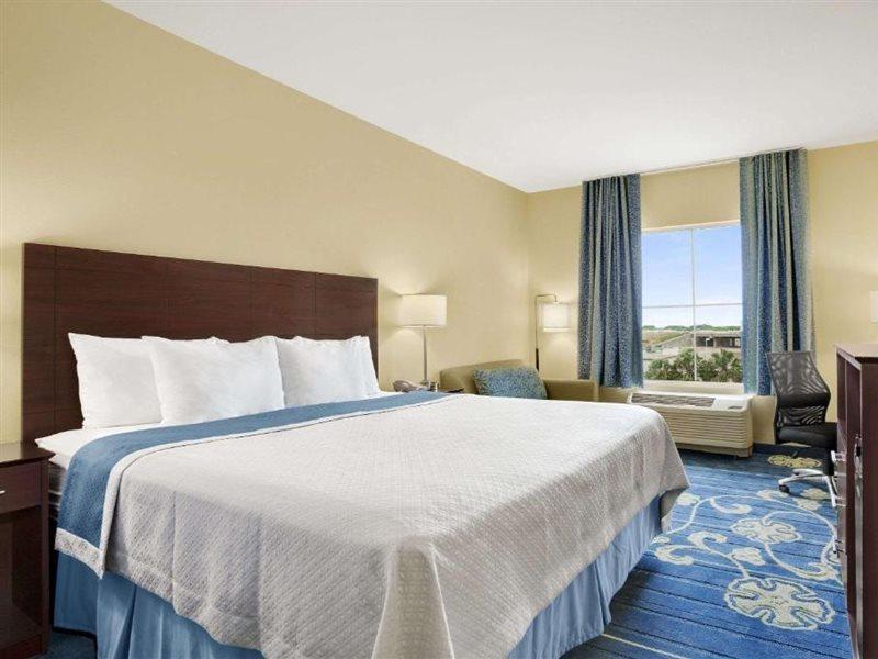 Spark By Hilton Victoria Exterior photo