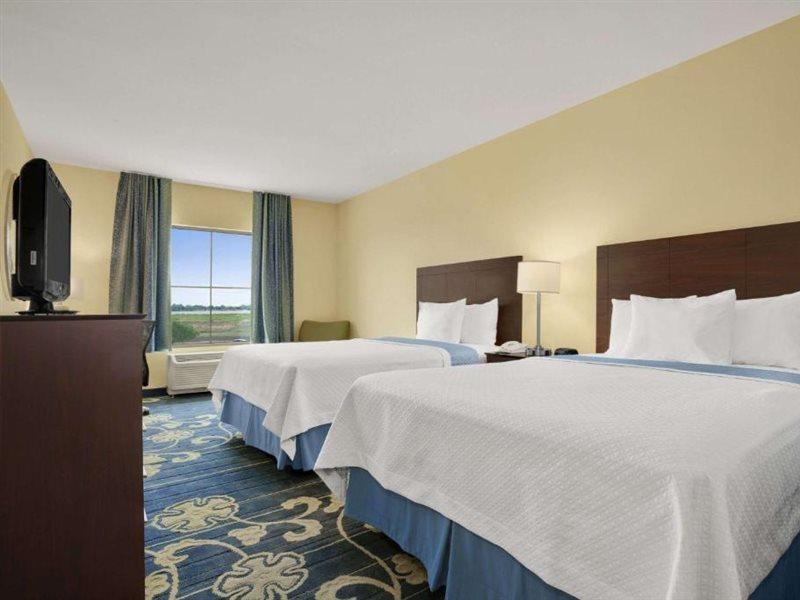 Spark By Hilton Victoria Exterior photo